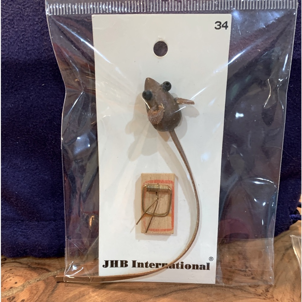 Mouse and trap Buttons - to be sewn on